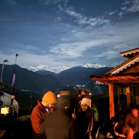 Wake In Himalayas Hostel Pelling Exterior photo