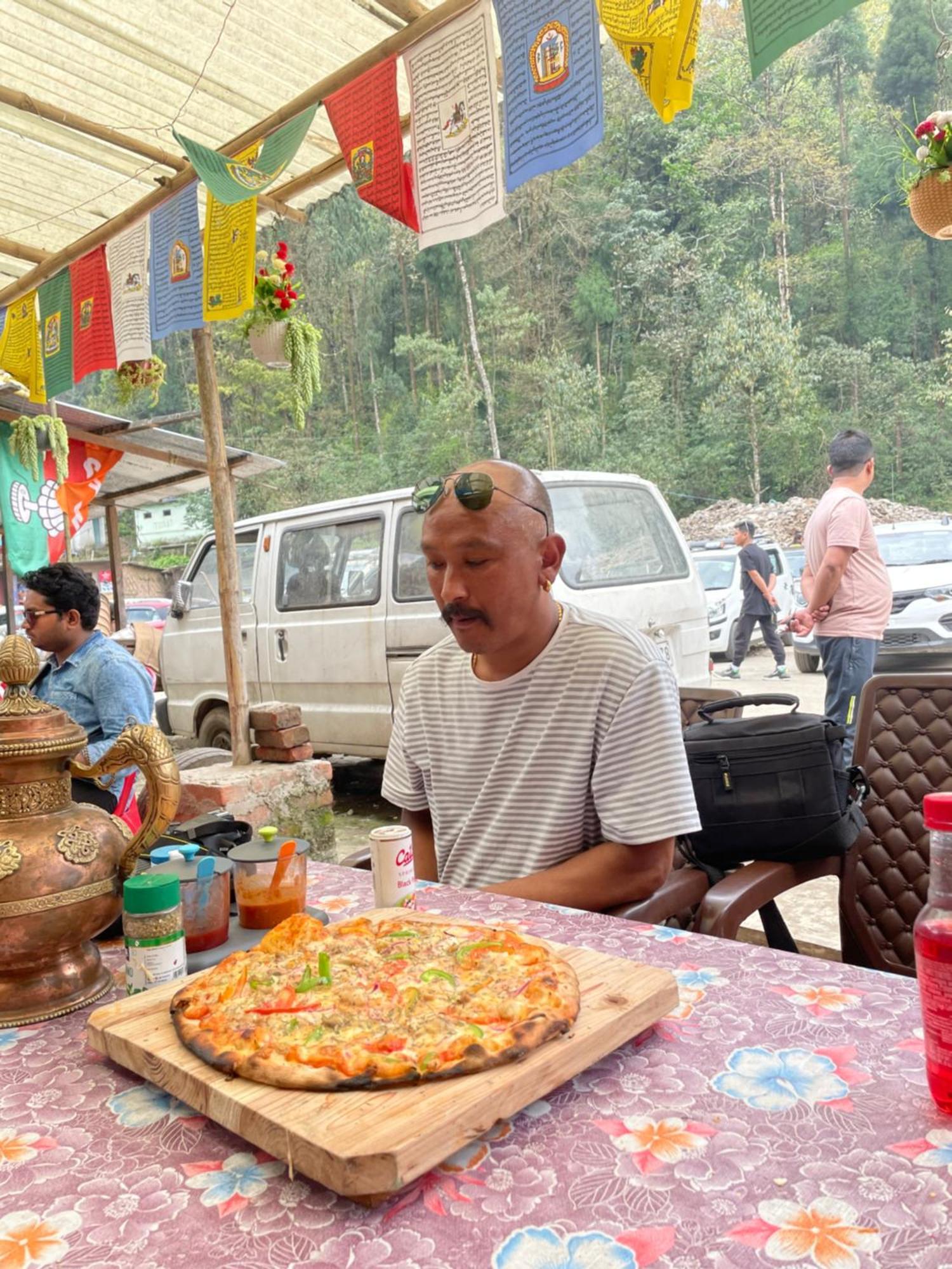 Wake In Himalayas Hostel Pelling Exterior photo