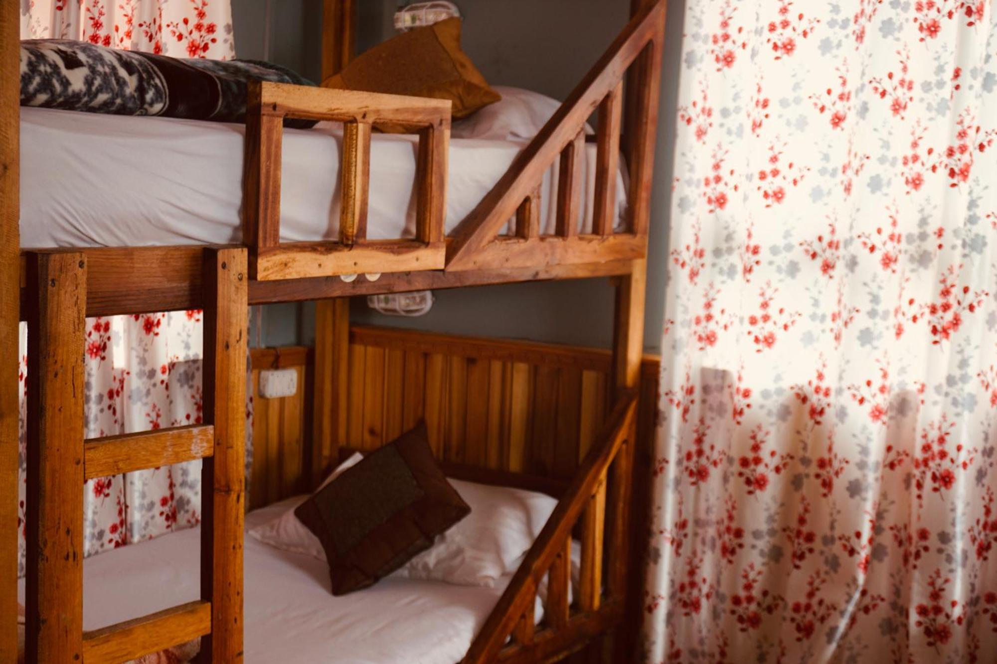 Wake In Himalayas Hostel Pelling Exterior photo