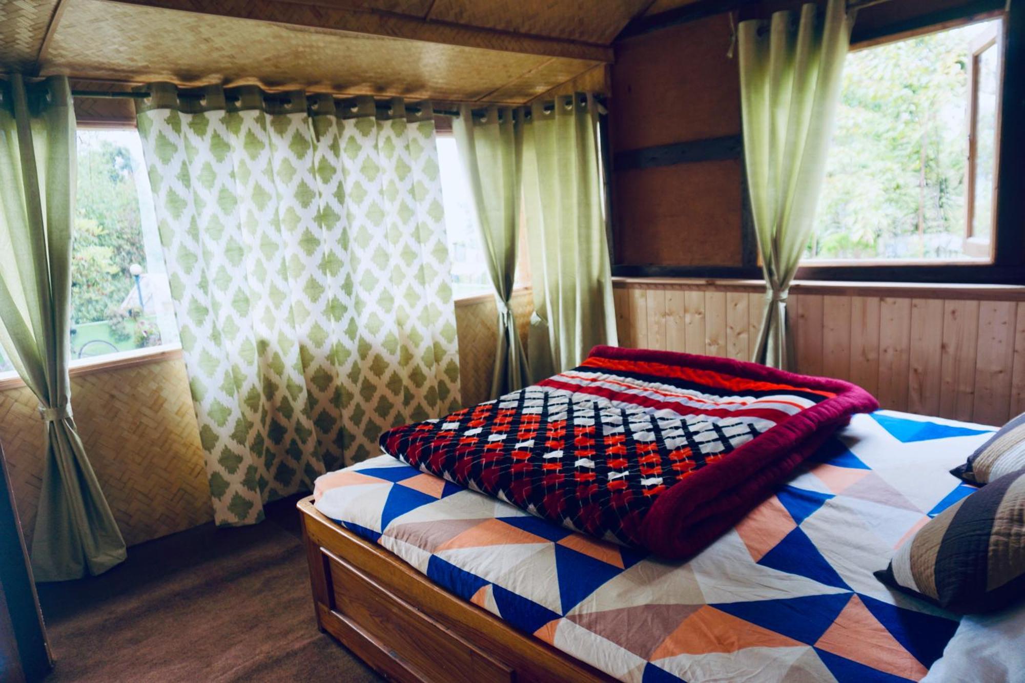 Wake In Himalayas Hostel Pelling Exterior photo
