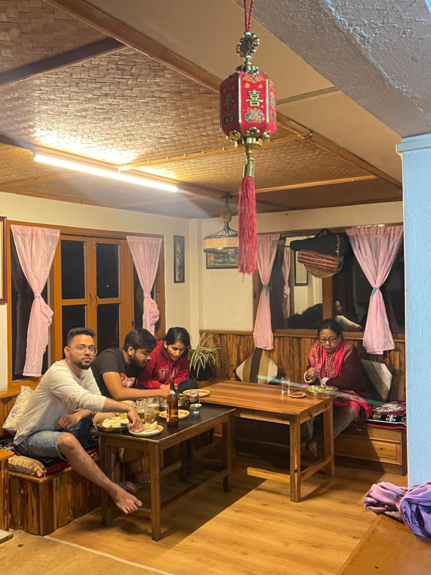 Wake In Himalayas Hostel Pelling Exterior photo