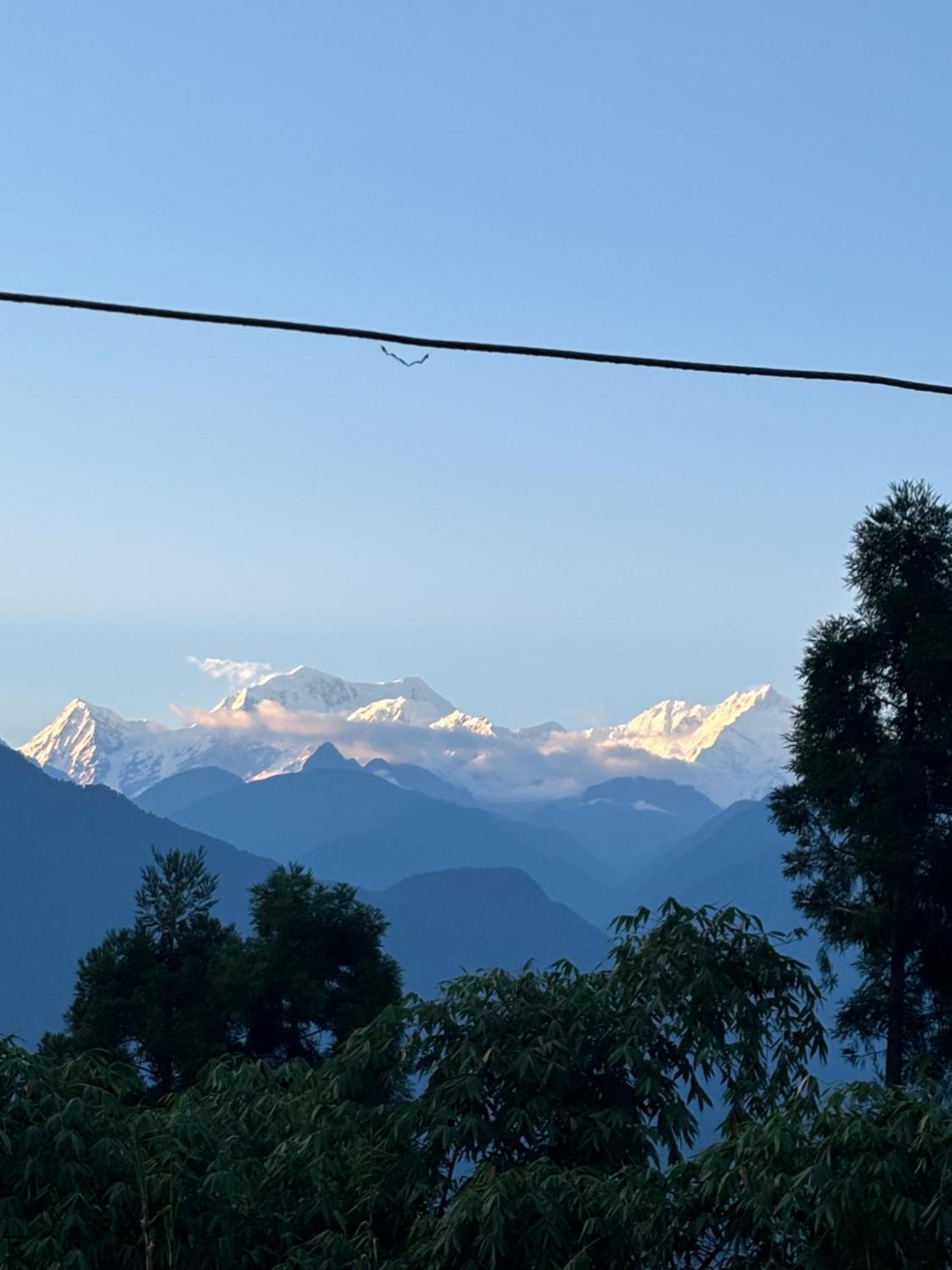 Wake In Himalayas Hostel Pelling Exterior photo