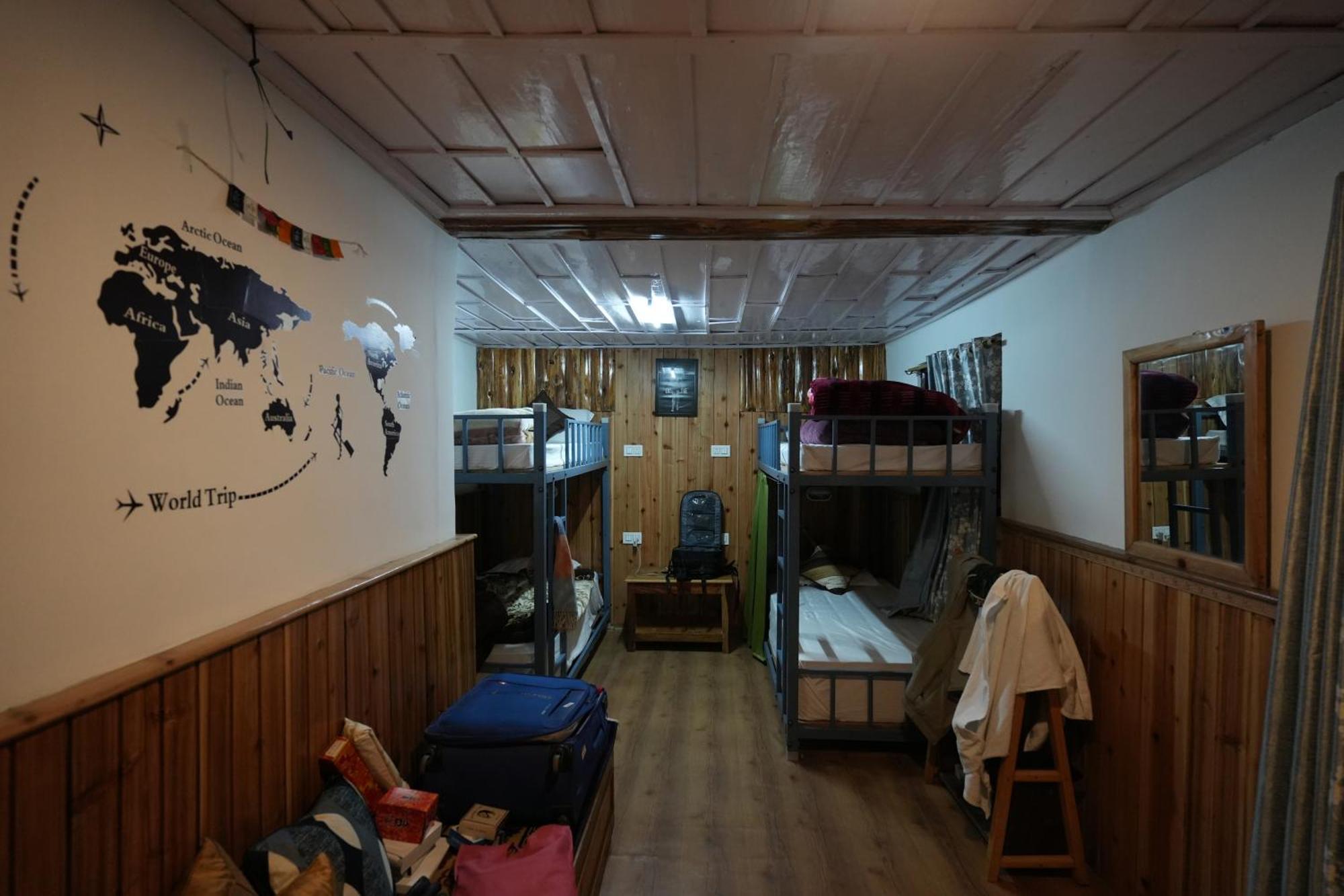 Wake In Himalayas Hostel Pelling Exterior photo