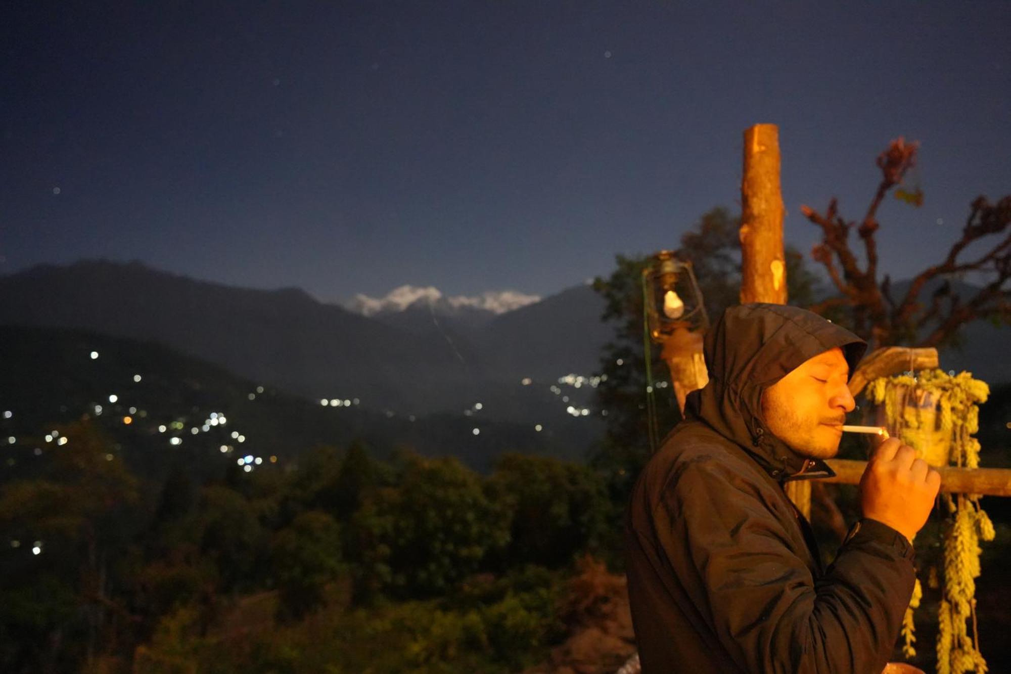 Wake In Himalayas Hostel Pelling Exterior photo