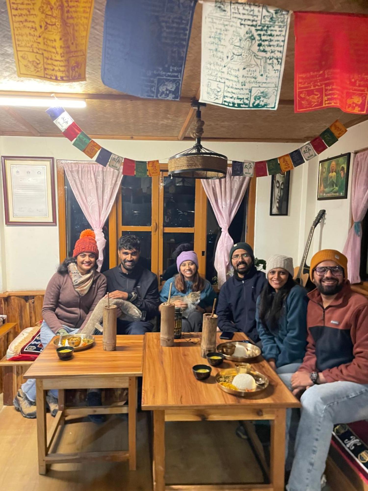 Wake In Himalayas Hostel Pelling Exterior photo