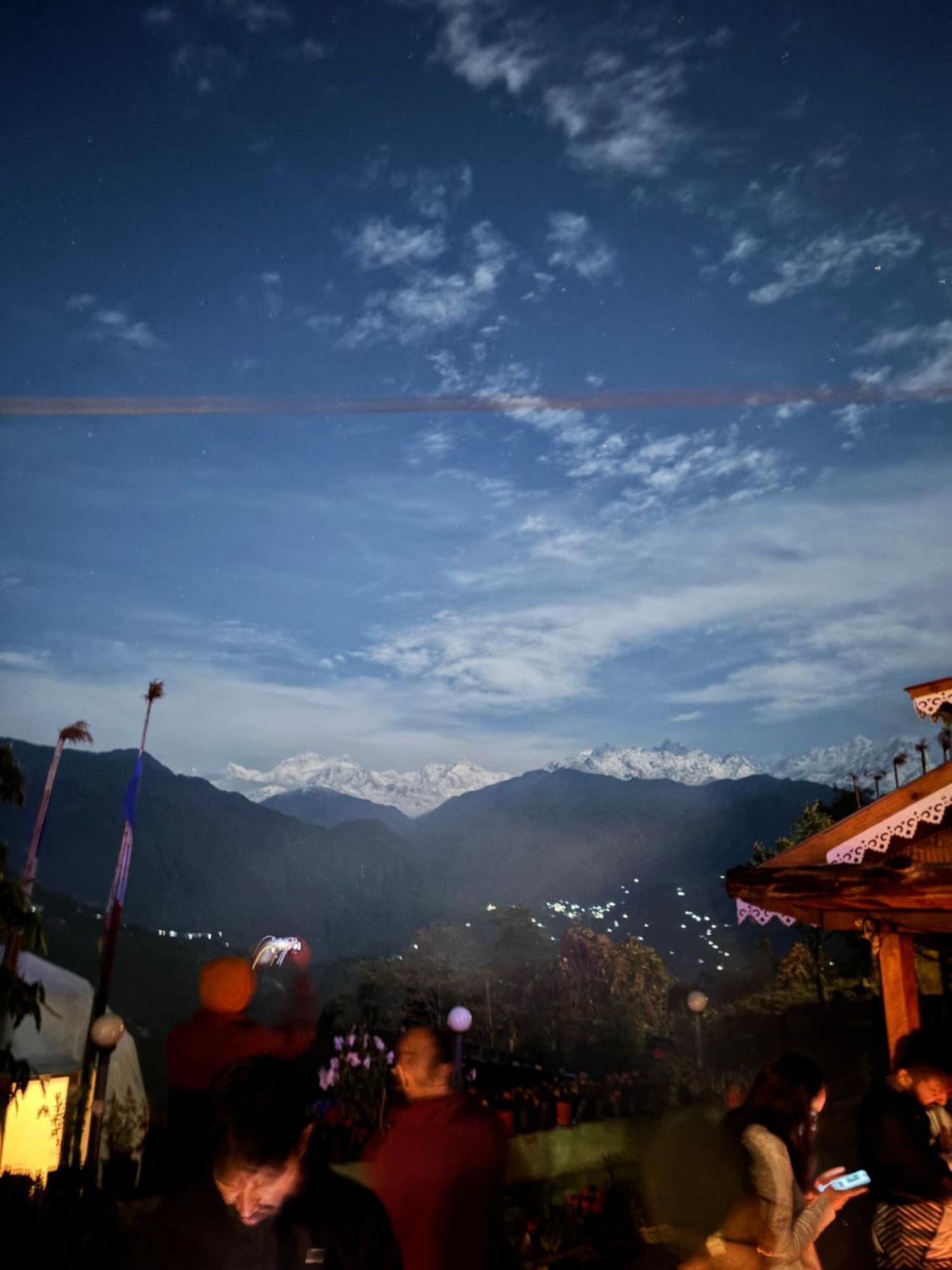 Wake In Himalayas Hostel Pelling Exterior photo